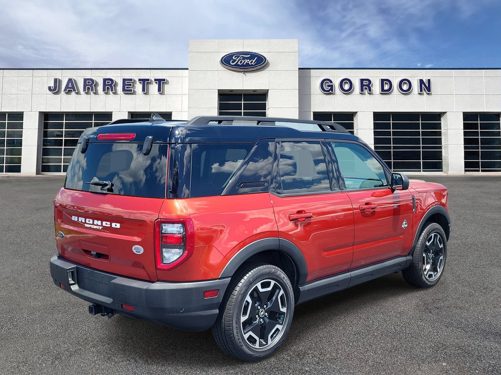 Certified 2022 Ford Bronco Sport Outer Banks w/ Tech Package AWD/4WD image 4