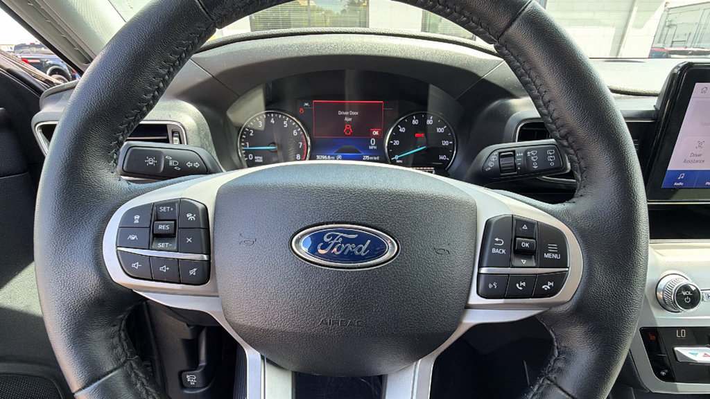 Certified 2021 Ford Explorer XLT w/ Equipment Group 202A RWD image 17