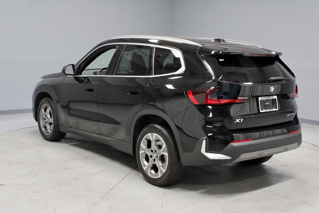 Used 2023 BMW X1 xDrive28i image 3