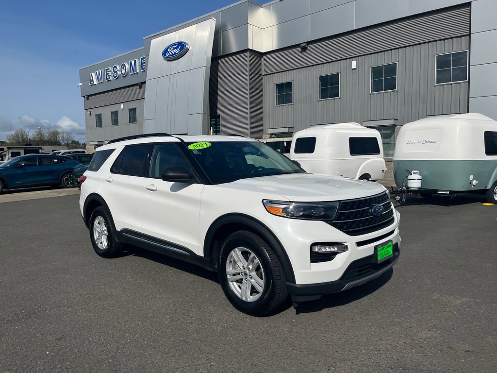 Certified 2024 Ford Explorer XLT w/ Equipment Group 202A AWD/4WD image 10