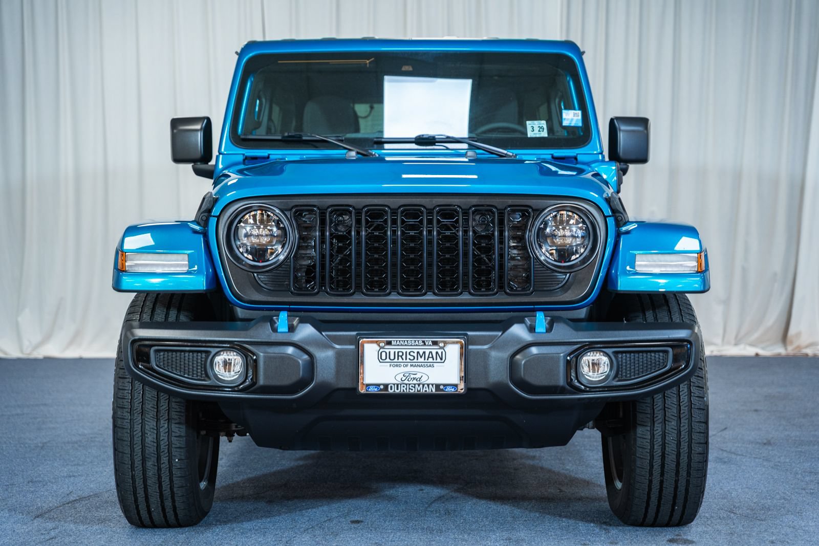 Used 2024 Jeep Wrangler Unlimited w/ Convenience Group AWD/4WD image 2