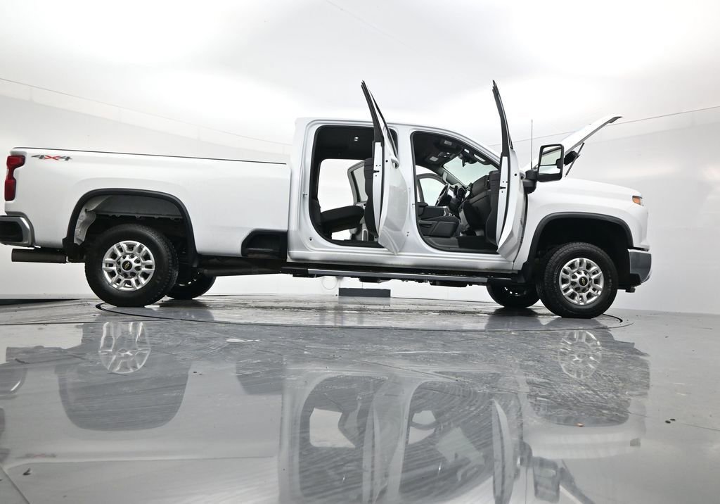 Used 2025 Chevrolet Silverado 2500 LT w/ Convenience Package image 57