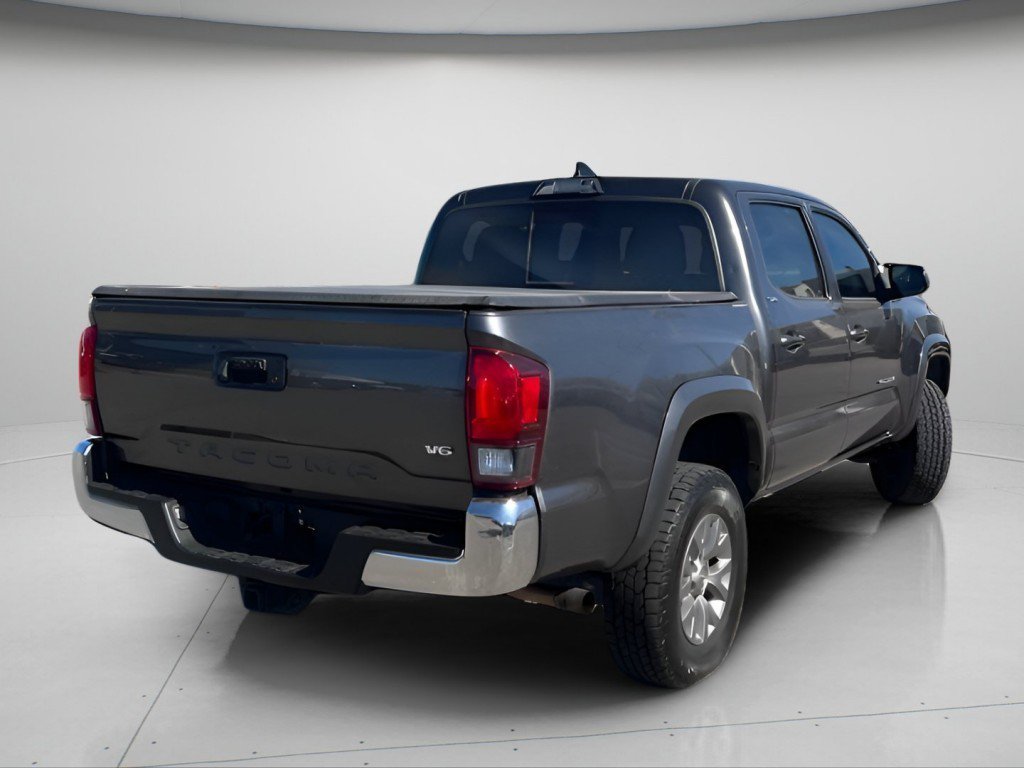 Used 2018 Toyota Tacoma SR5 RWD image 6