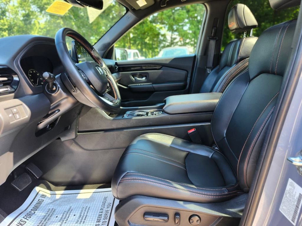 Used 2025 Honda Pilot TrailSport image 19