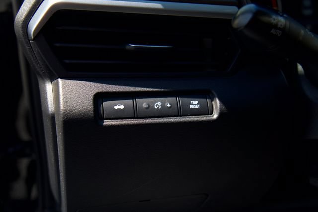 Used 2025 Nissan Altima 2.5 SV FWD image 19