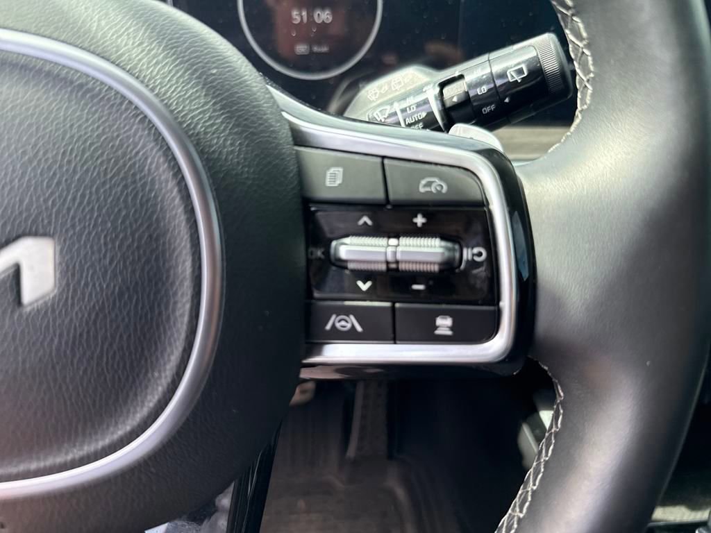 Used 2024 Kia Sorento SX Prestige image 19
