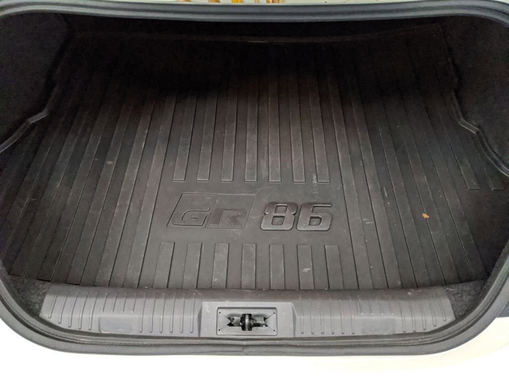 Used 2024 Toyota GR86 Base image 21