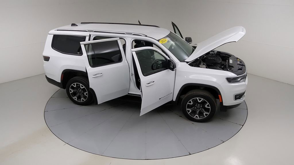 Used 2024 Jeep Wagoneer Series III image 52