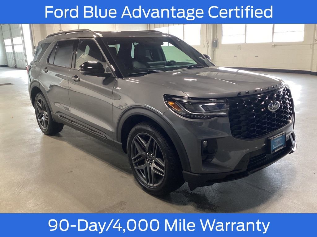 Certified 2025 Ford Explorer ST-Line w/ Premium Package image 9