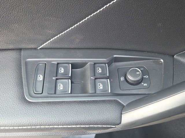 Used 2023 Volkswagen Tiguan SE R-Line AWD/4WD image 24