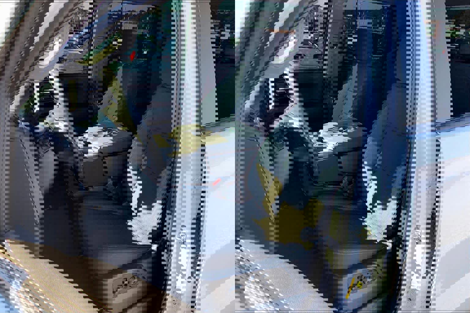 Used 2023 Chevrolet Silverado 1500 Custom image 9