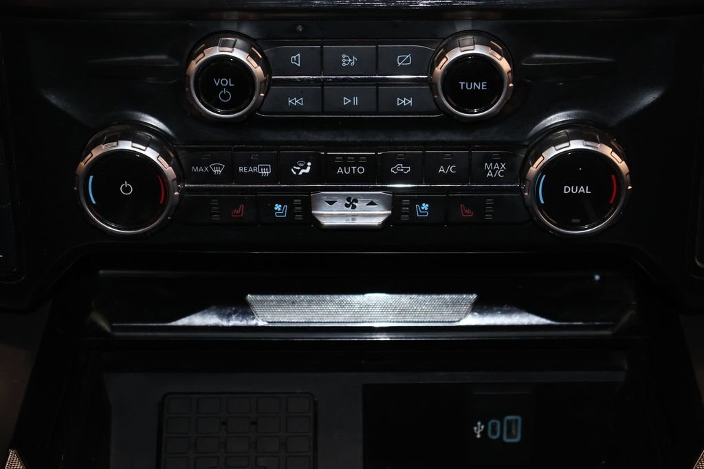 Certified 2023 Ford F550 4x4 Crew Cab Super Duty image 35