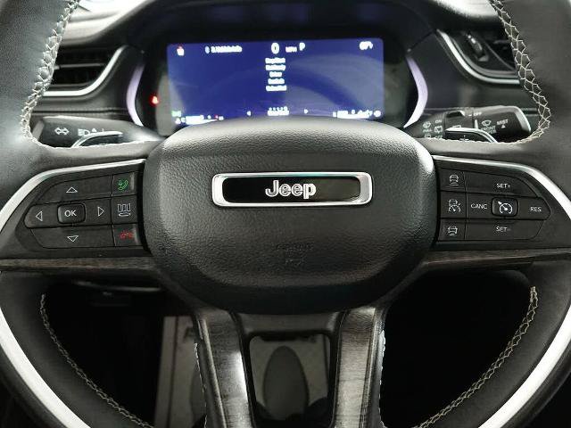 Used 2024 Jeep Grand Cherokee Limited w/ Luxury Tech Group II AWD/4WD image 21