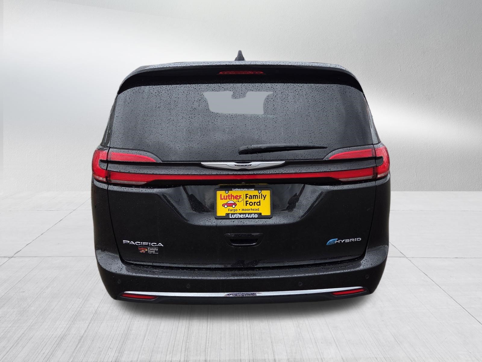Used 2023 Chrysler Pacifica Limited FWD image 6