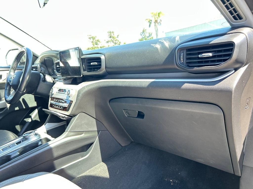 Certified 2021 Ford Explorer XLT image 16