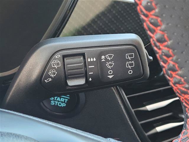Certified 2025 Ford Escape ST-Line Select AWD/4WD image 33