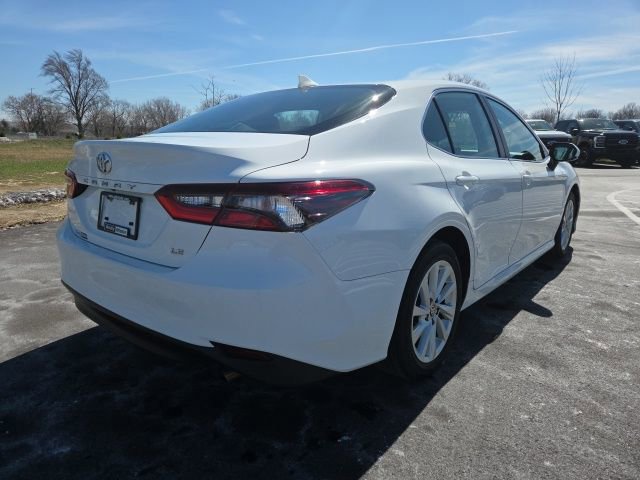 Used 2024 Toyota Camry LE image 4