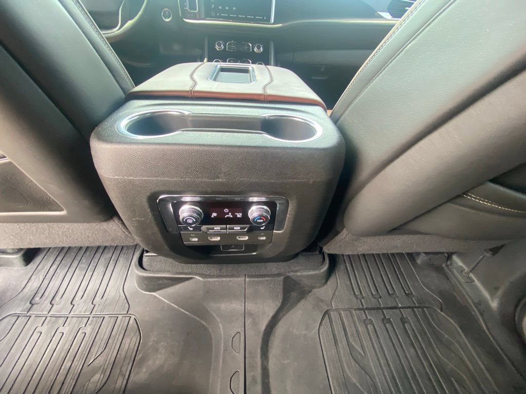 Used 2023 GMC Yukon XL Denali Ultimate AWD/4WD image 27