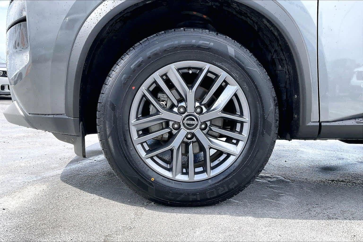 Used 2023 Nissan Rogue S FWD image 8
