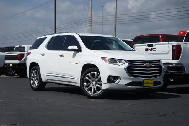 Used 2019 Chevrolet Traverse Premier w/ Driver Confidence II Package FWD image 2