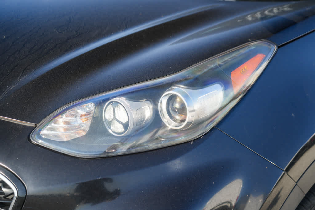Used 2022 Kia Sportage LX AWD/4WD image 2