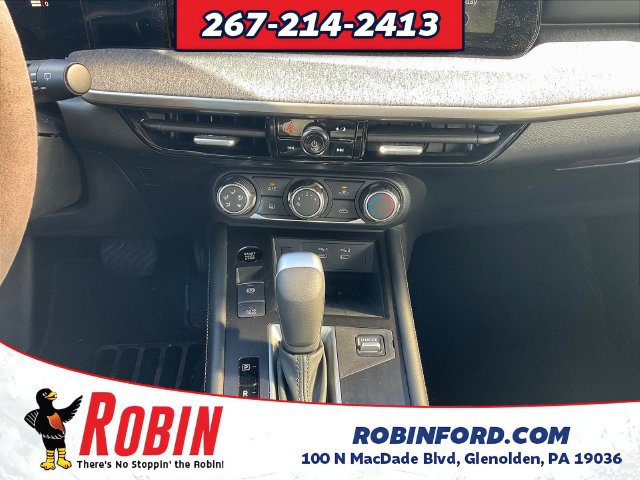 Used 2025 Nissan Kicks SV AWD/4WD image 17