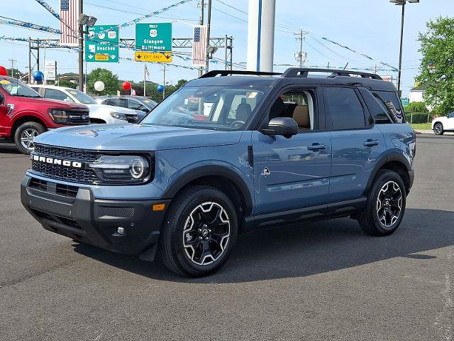 Certified 2025 Ford Bronco Sport Outer Banks w/ Outer Banks Tech Package+ AWD/4WD image 3