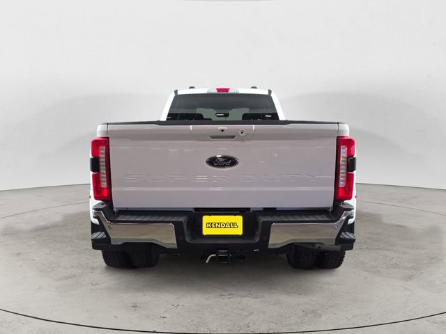Certified 2025 Ford F450 Lariat w/ FX4 Off-Road Package image 4