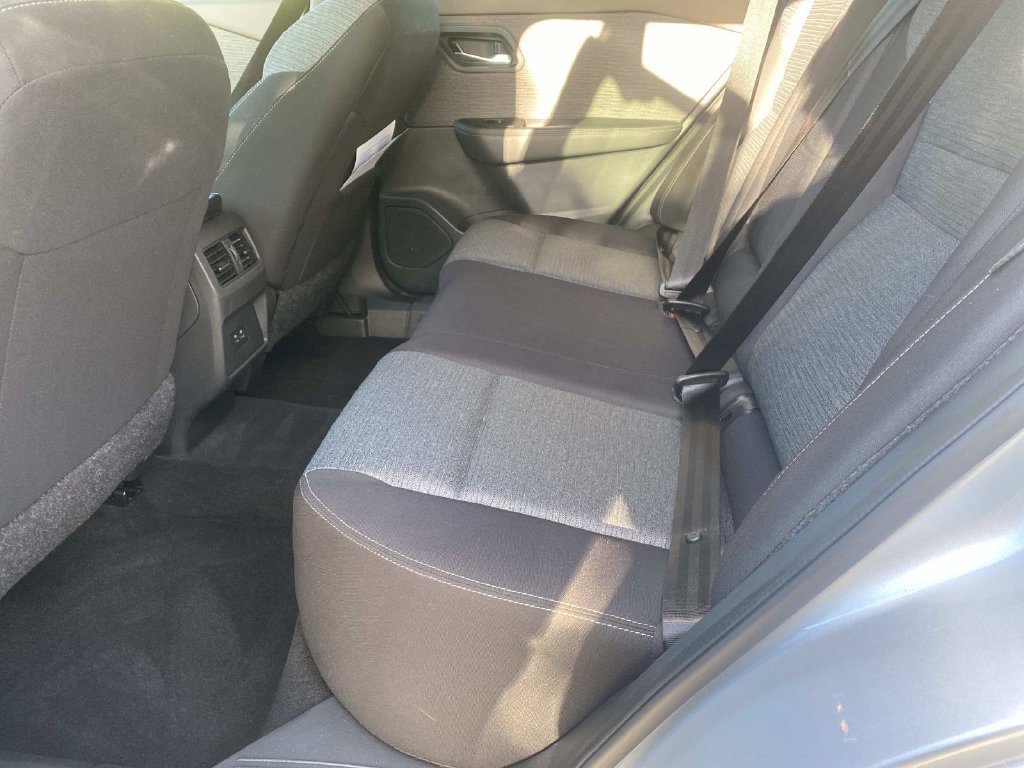 Used 2023 Nissan Rogue SV AWD/4WD image 14