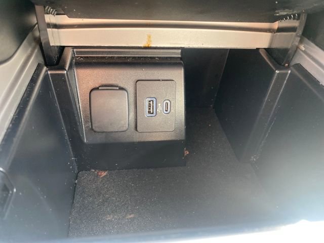 Certified 2022 Ford Explorer XLT w/ Equipment Group 202A image 23