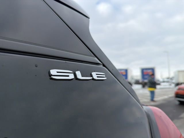 Used 2024 GMC Terrain SLE image 8