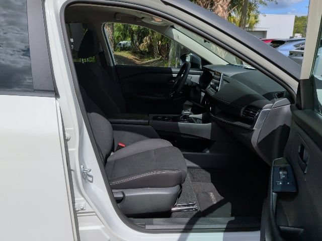 Used 2024 Nissan Rogue S AWD/4WD image 16