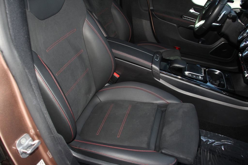 Used 2023 Mercedes-Benz CLA 250 image 28