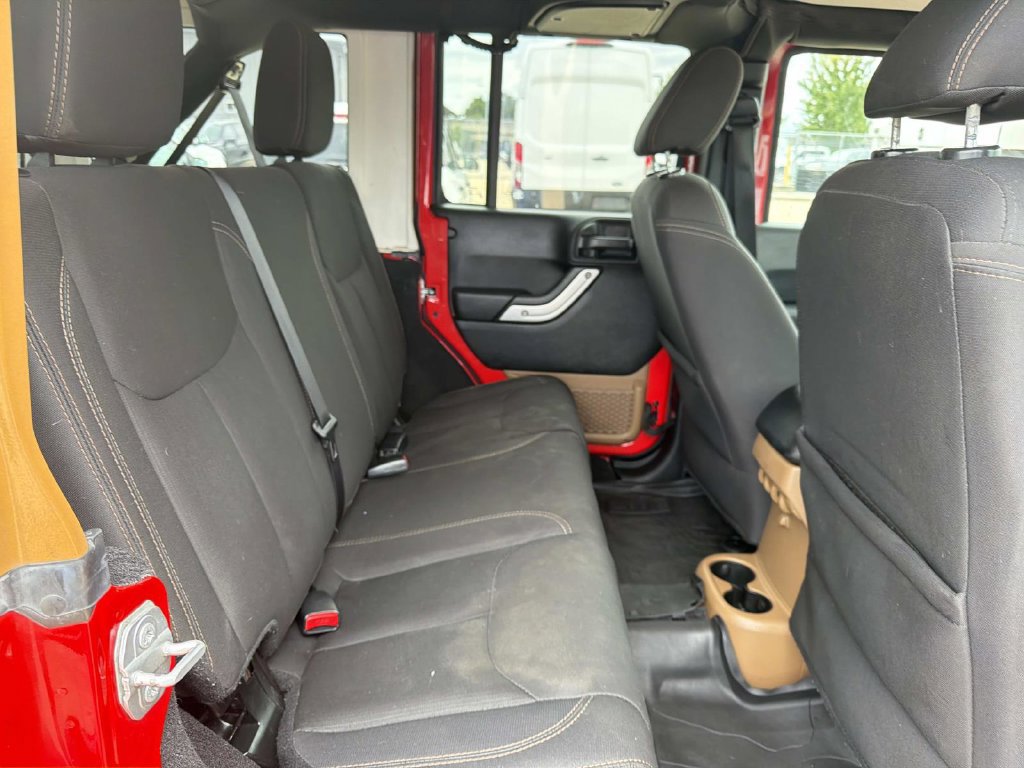 Used 2018 Jeep Wrangler Unlimited Sahara AWD/4WD image 11