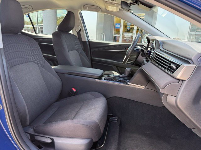 Used 2025 Toyota Camry LE FWD image 34