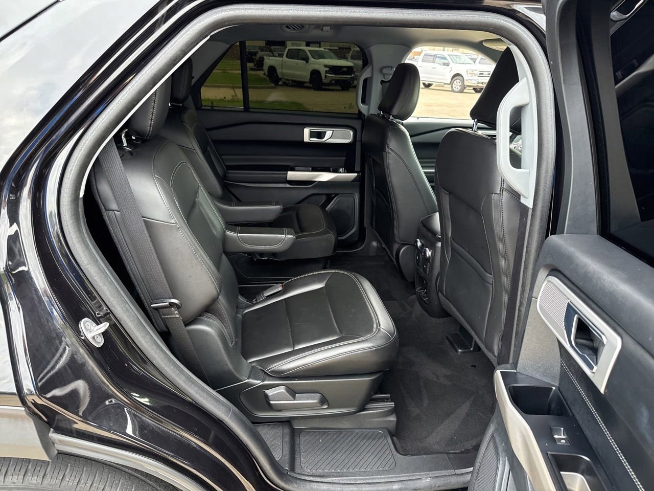 Certified 2022 Ford Explorer XLT w/ Equipment Group 202A RWD image 12