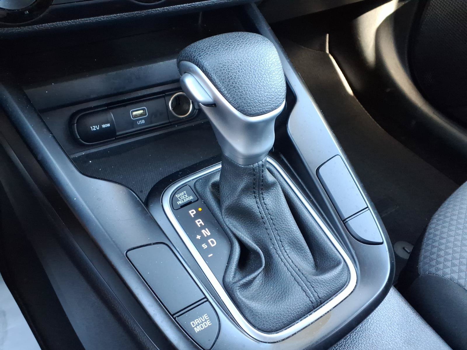 Used 2025 Kia Soul LX w/ LX Technology Package FWD image 26