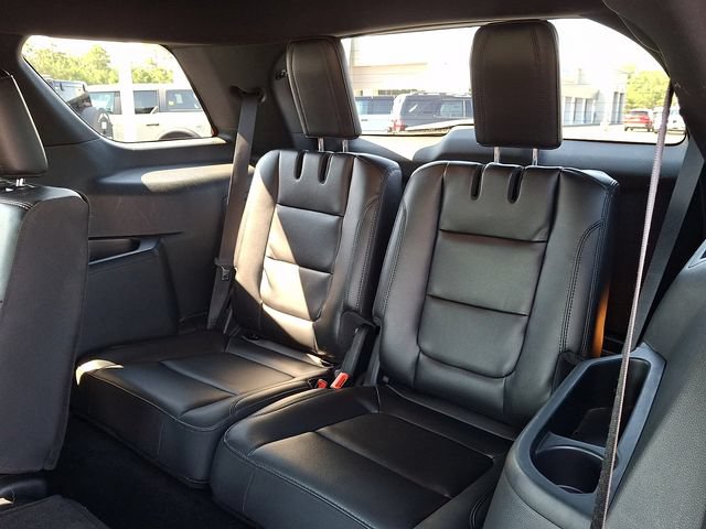 Certified 2018 Ford Explorer XLT w/ Equipment Group 202A AWD/4WD image 11