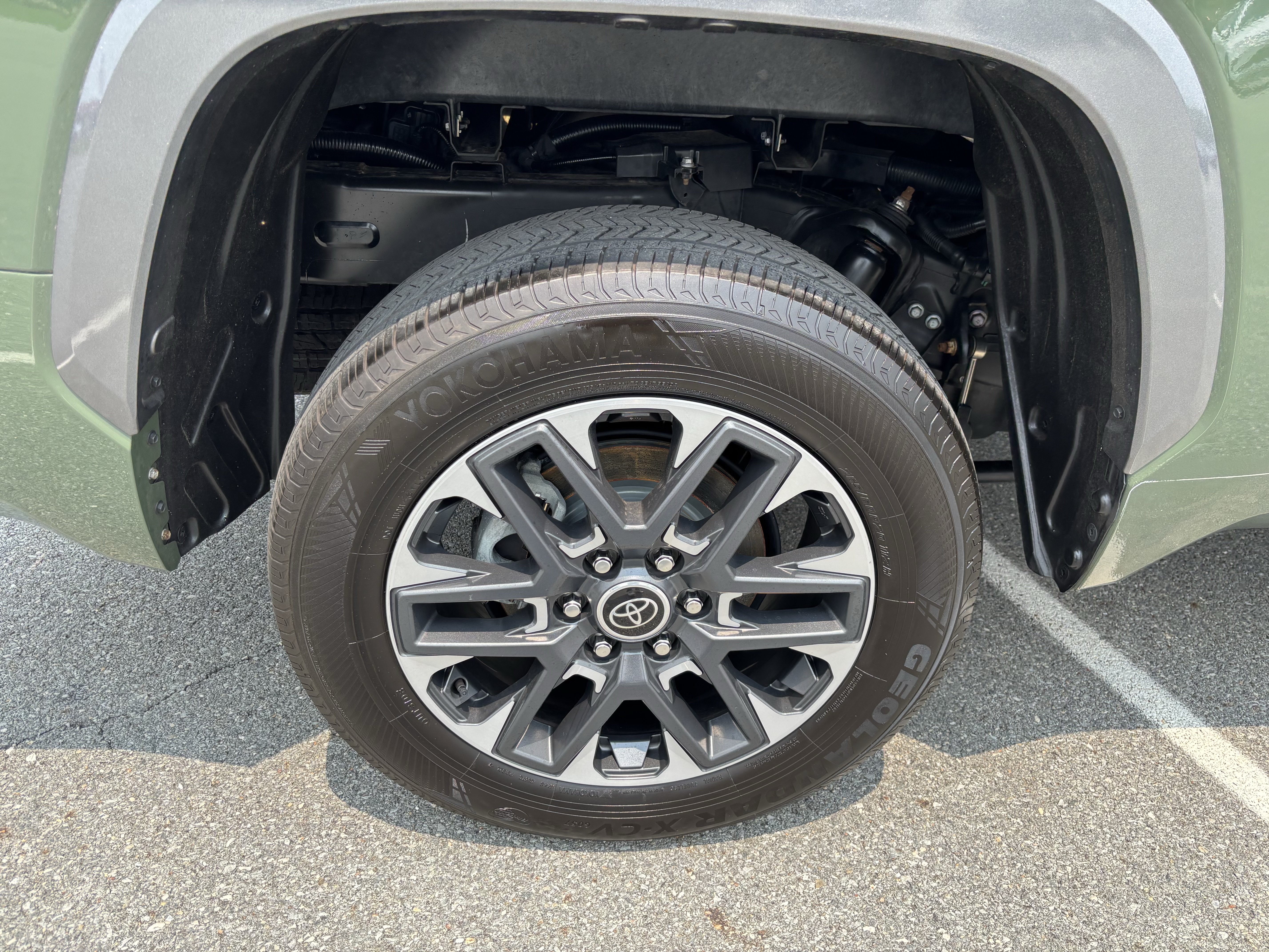 Used 2022 Toyota Tundra Limited AWD/4WD image 9