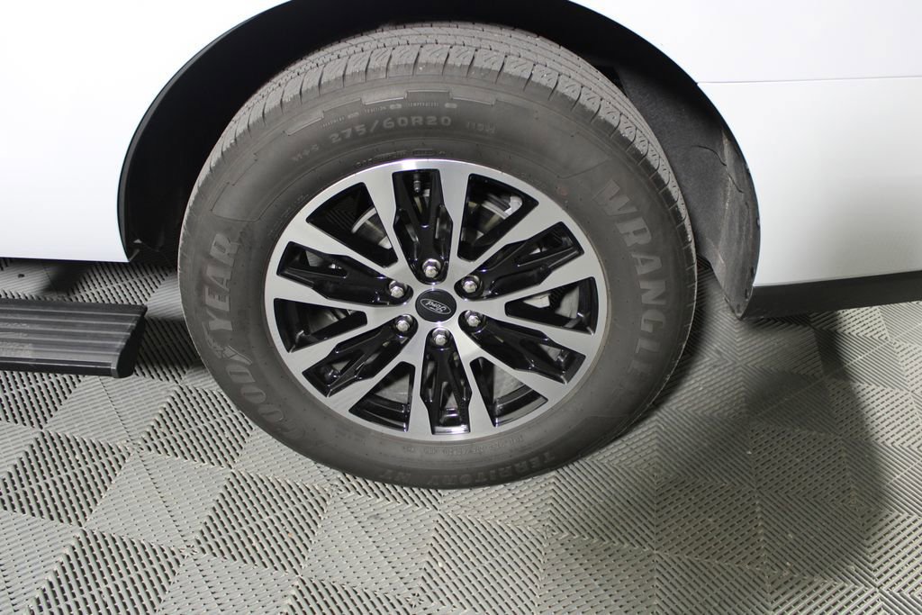 Certified 2025 Ford Expedition Platinum image 24