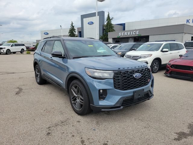 Certified 2025 Ford Explorer ST AWD/4WD image 7