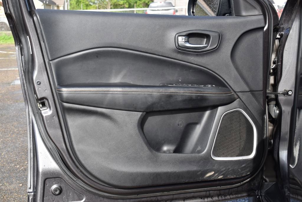 Used 2019 Jeep Compass Sport w/ Tech Group FWD image 7