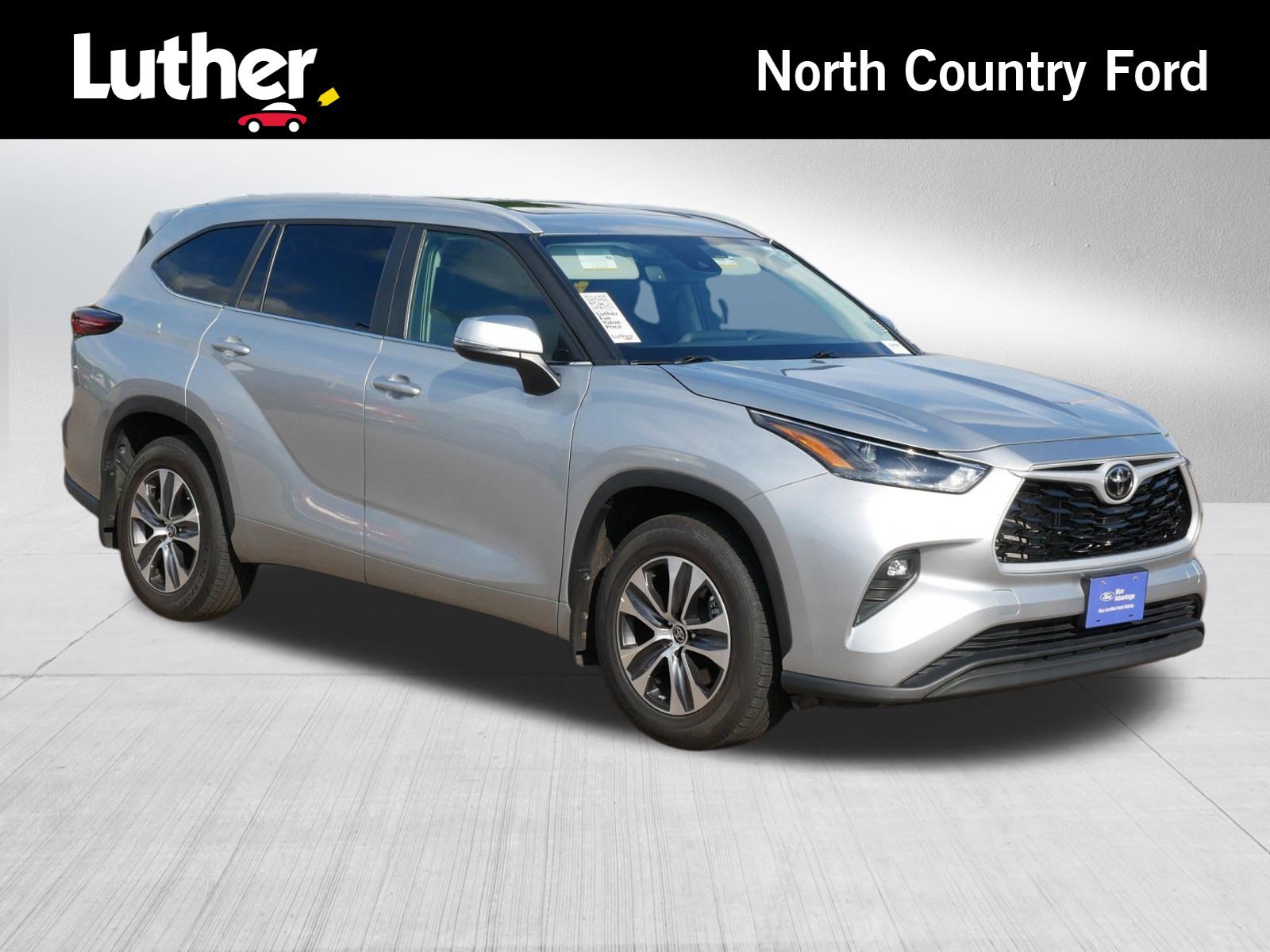 Used 2024 Toyota Highlander XLE AWD/4WD image 1