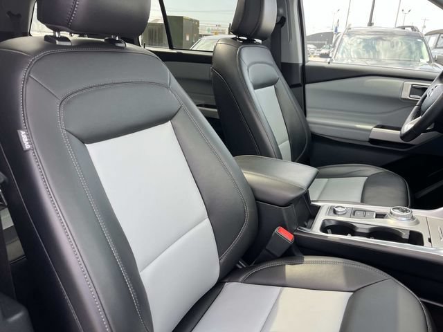 Certified 2024 Ford Explorer XLT w/ Equipment Group 202A AWD/4WD image 36