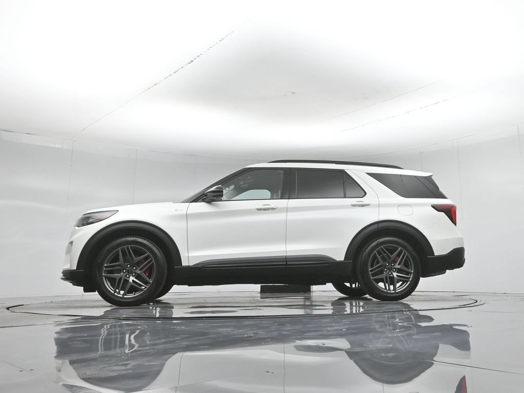 Certified 2025 Ford Explorer ST-Line w/ Premium Package RWD image 55