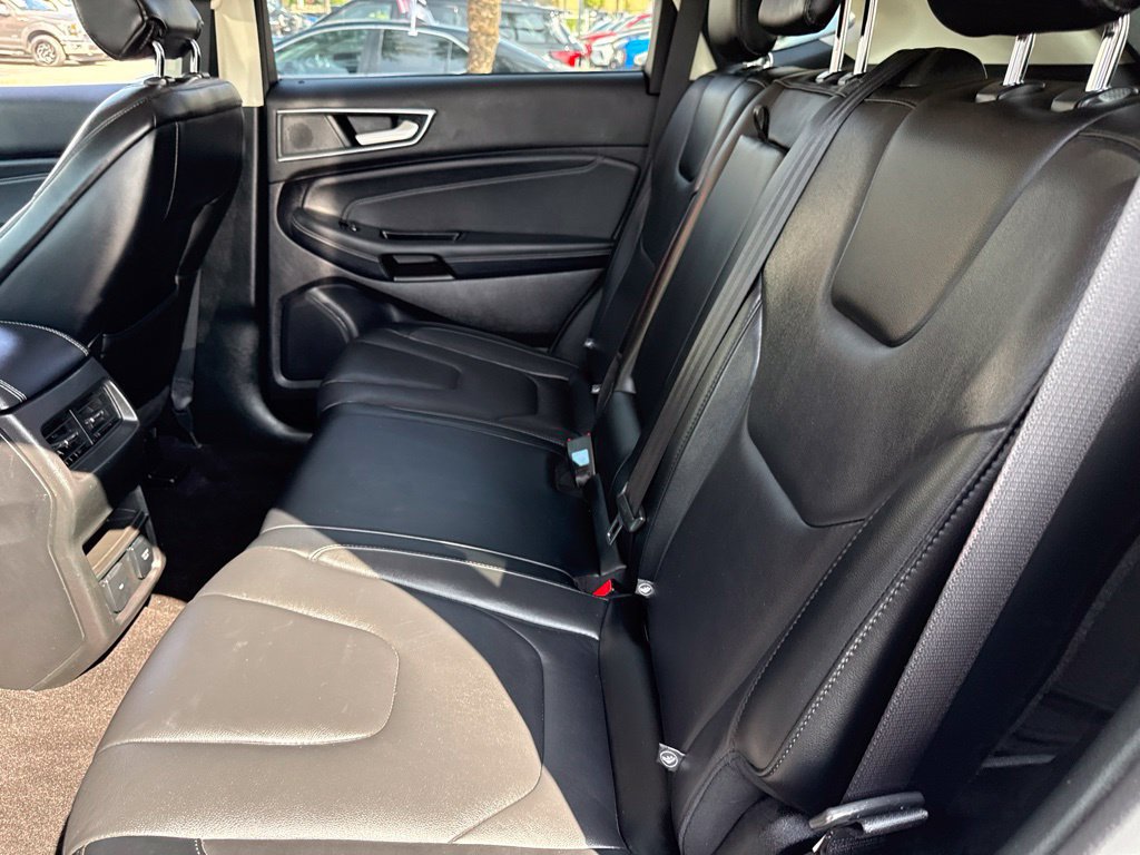 Certified 2019 Ford Edge Titanium FWD image 33