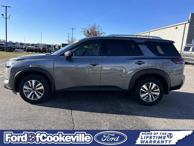 Used 2025 Nissan Pathfinder SL w/ Black Appearance Package image 7