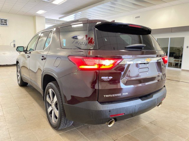 Used 2021 Chevrolet Traverse LT w/ LT Premium Package AWD/4WD image 5