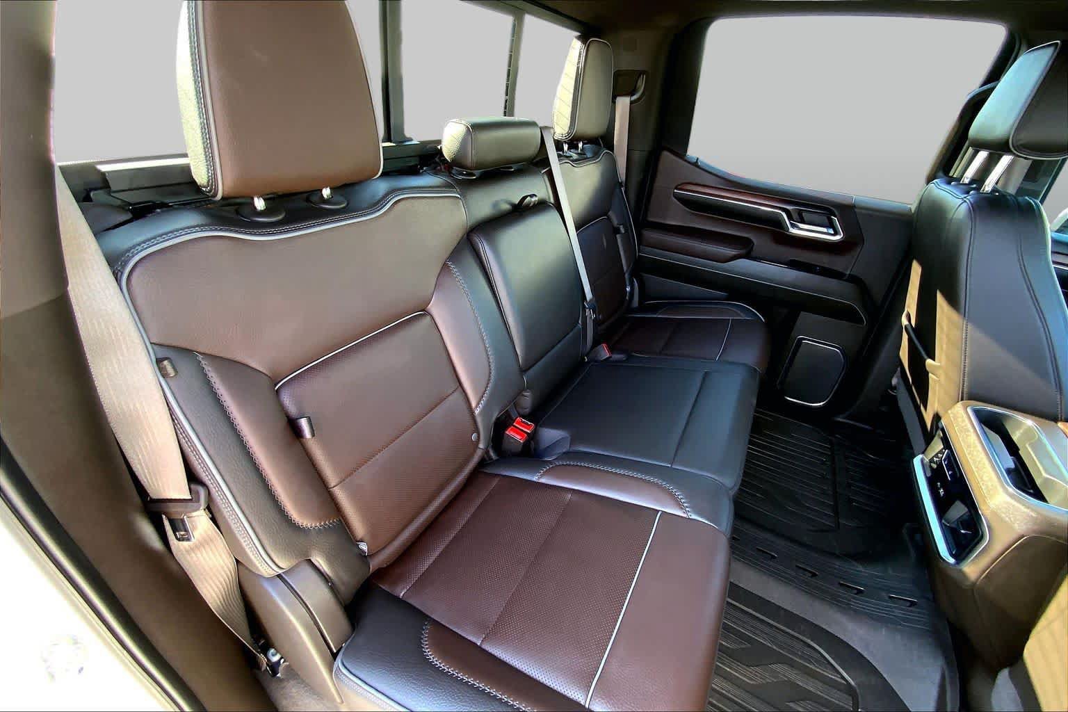 Used 2024 GMC Sierra 1500 Denali w/ Denali Reserve Package AWD/4WD image 18