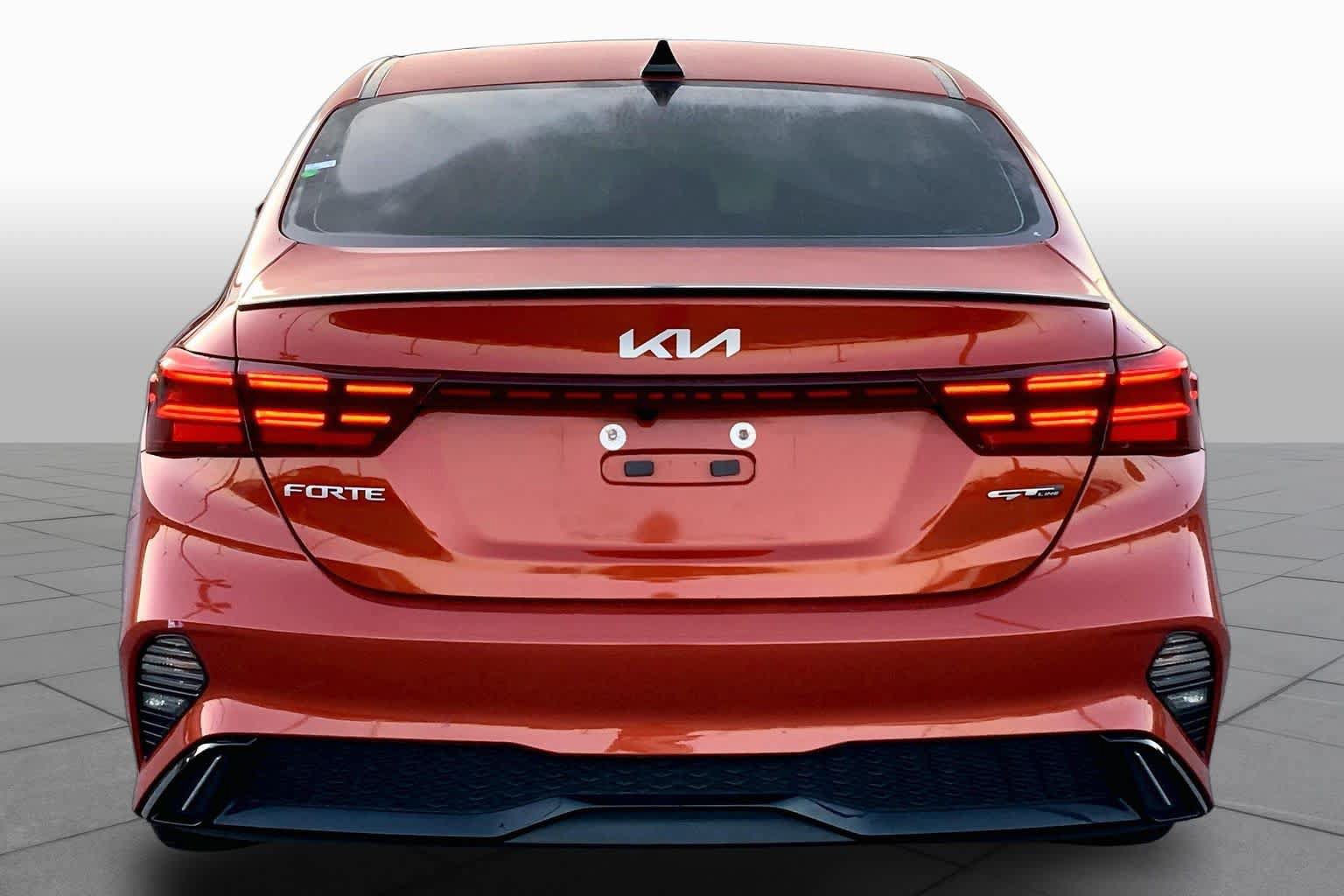 Used 2023 Kia Forte GT-Line w/ GT-Line Premium Package FWD image 5